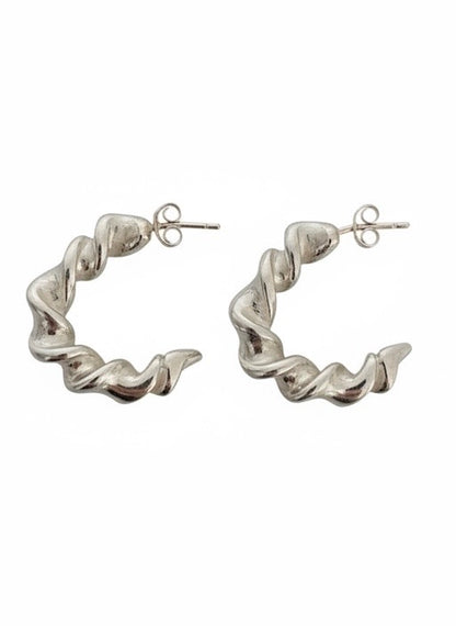Twists and Tangles (half hoops)