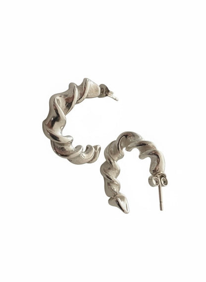 Twists and Tangles (half hoops)