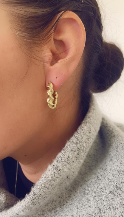Twists and Tangles (half hoops)